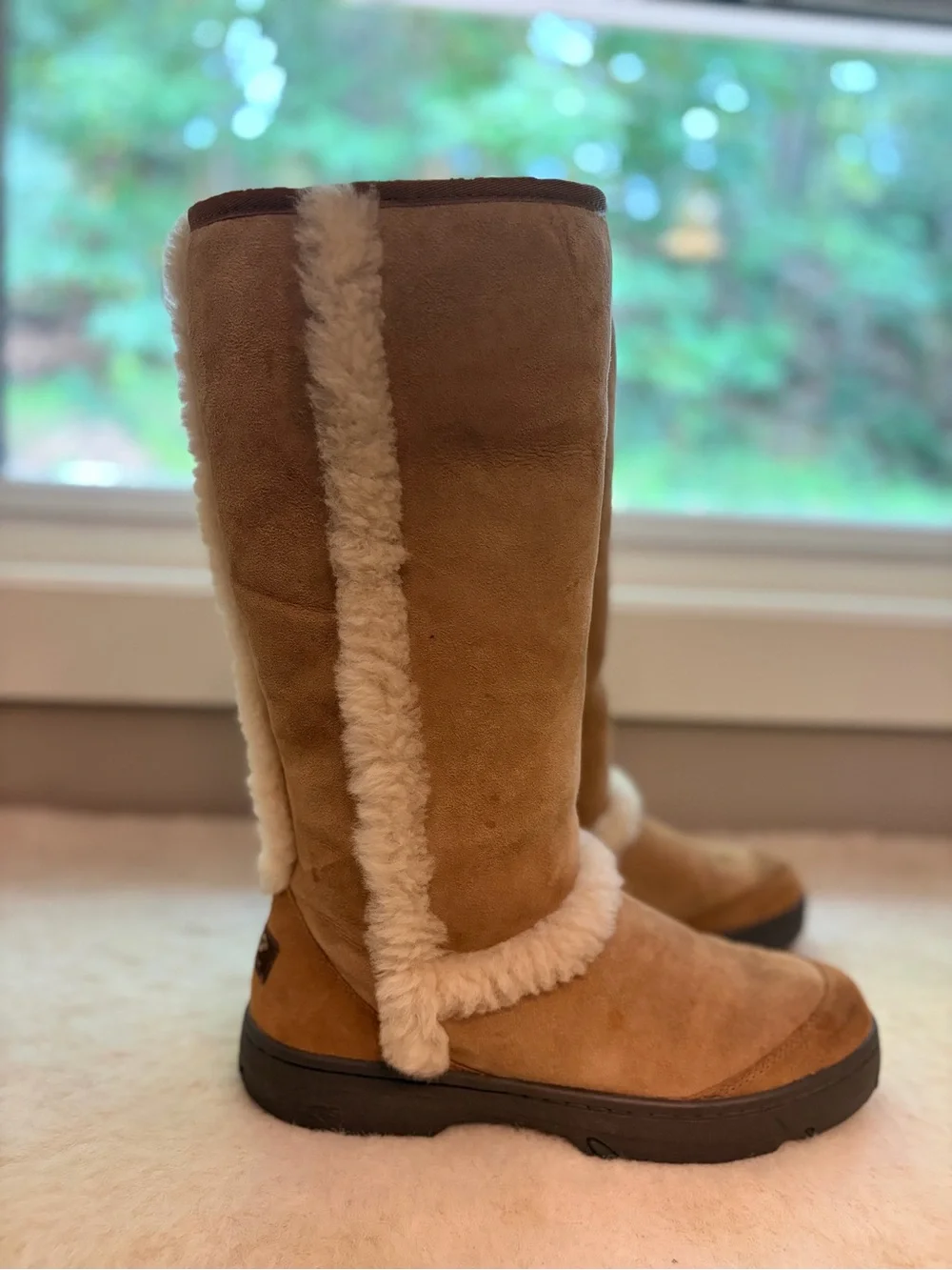 Rare size! Women’s Tall Sunburst UGG Boot